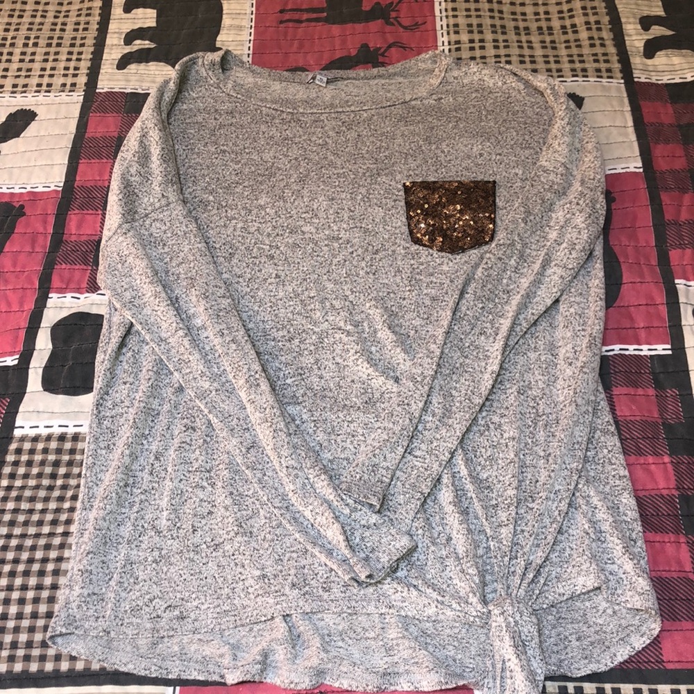 3/$20 White birch long sleeved top w/ tie. XL